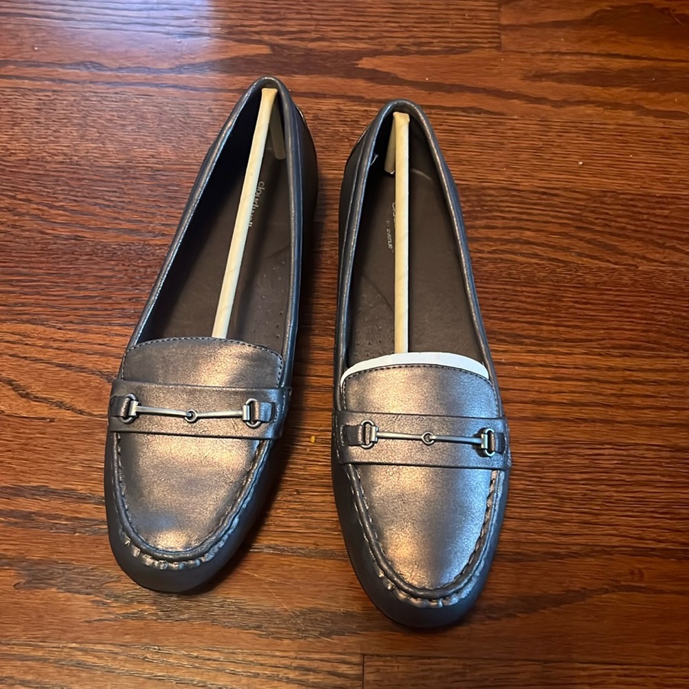 Cloud Walker Flat Shoes (9.5 Wide)  - NIB
